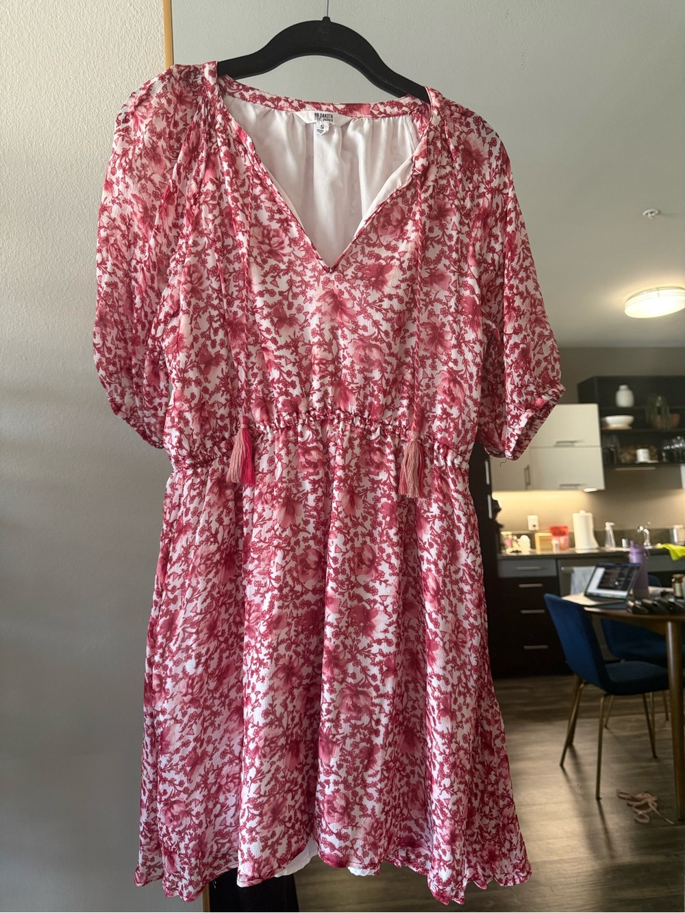 Red & White Floral V-Neck Tassel Waist Dress